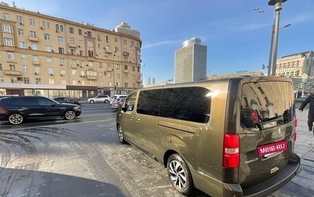 Peugeot Traveller I, 2019 год, 3 250 000 рублей, 5 фотография