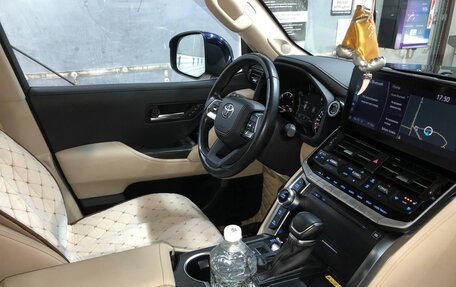 Toyota Land Cruiser, 2021 год, 10 700 000 рублей, 6 фотография