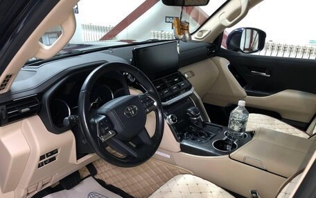 Toyota Land Cruiser, 2021 год, 10 700 000 рублей, 13 фотография