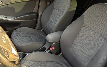 Hyundai Solaris II рестайлинг, 2015 год, 980 000 рублей, 8 фотография