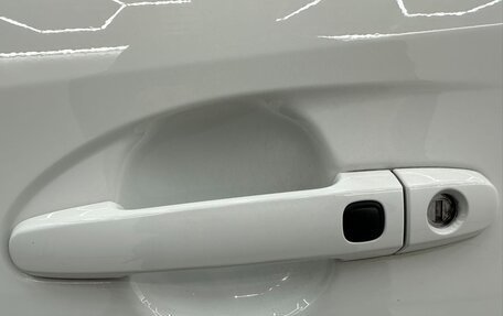 Toyota Yaris XP150 рестайлинг, 2022 год, 1 350 000 рублей, 9 фотография