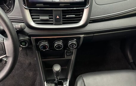 Toyota Yaris XP150 рестайлинг, 2022 год, 1 350 000 рублей, 14 фотография