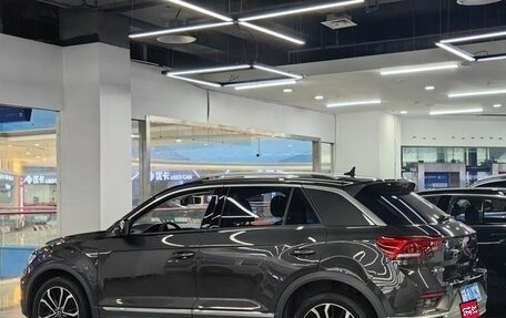 Volkswagen T-Roc I, 2021 год, 1 697 000 рублей, 4 фотография