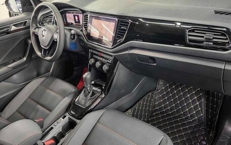 Volkswagen T-Roc I, 2021 год, 1 697 000 рублей, 14 фотография