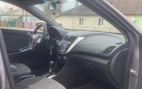 Hyundai Solaris II рестайлинг, 2012 год, 690 000 рублей, 8 фотография