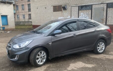 Hyundai Solaris II рестайлинг, 2012 год, 690 000 рублей, 2 фотография