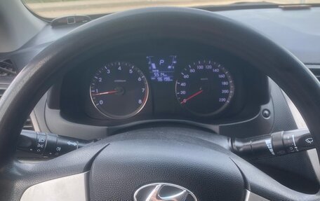 Hyundai Solaris II рестайлинг, 2012 год, 690 000 рублей, 9 фотография