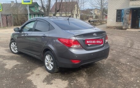 Hyundai Solaris II рестайлинг, 2012 год, 690 000 рублей, 3 фотография