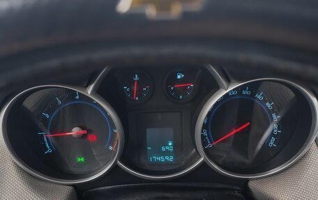 Chevrolet Cruze II, 2013 год, 800 000 рублей, 16 фотография