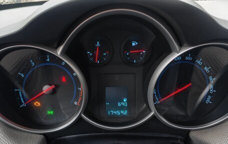 Chevrolet Cruze II, 2013 год, 800 000 рублей, 15 фотография