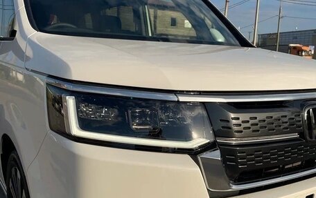 Honda Stepwgn, 2023 год, 2 380 000 рублей, 8 фотография