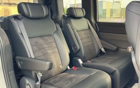 Honda Stepwgn, 2023 год, 2 380 000 рублей, 16 фотография