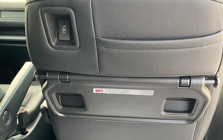 Honda Stepwgn, 2023 год, 2 380 000 рублей, 18 фотография