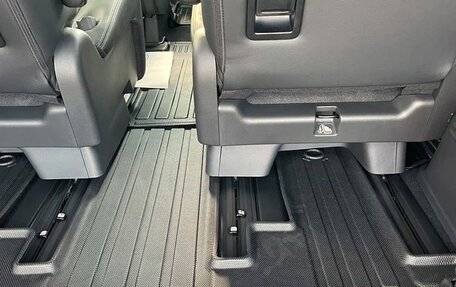 Honda Stepwgn, 2023 год, 2 380 000 рублей, 25 фотография