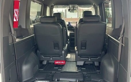 Honda Stepwgn, 2023 год, 2 380 000 рублей, 23 фотография