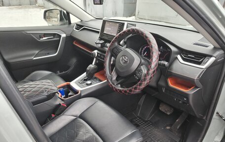 Toyota RAV4, 2020 год, 3 000 000 рублей, 8 фотография