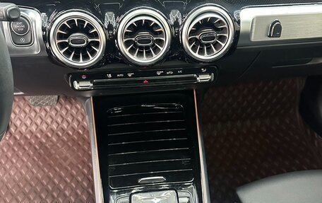 Mercedes-Benz GLB, 2021 год, 2 730 000 рублей, 12 фотография