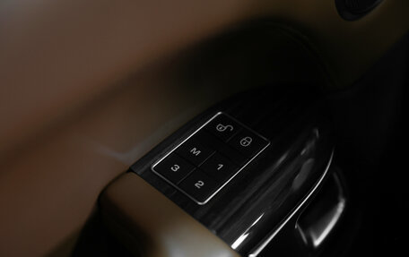 Land Rover Range Rover IV рестайлинг, 2017 год, 5 250 000 рублей, 25 фотография