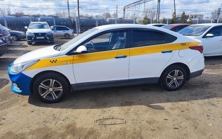 Hyundai Solaris II рестайлинг, 2018 год, 750 000 рублей, 2 фотография