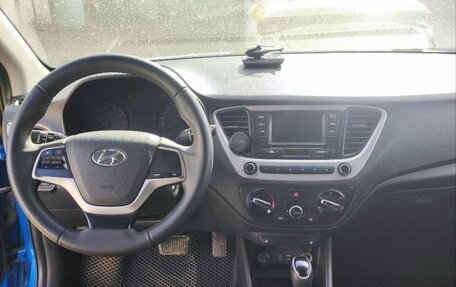 Hyundai Solaris II рестайлинг, 2018 год, 750 000 рублей, 5 фотография