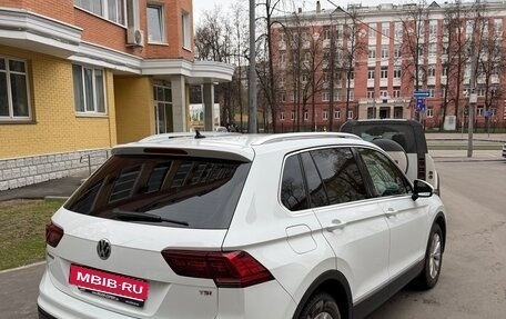 Volkswagen Tiguan II, 2017 год, 2 100 000 рублей, 3 фотография