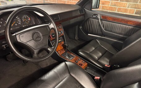 Mercedes-Benz W124, 1992 год, 5 500 000 рублей, 13 фотография