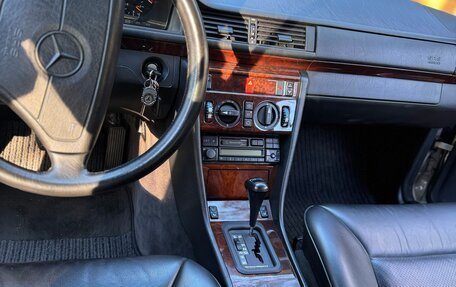 Mercedes-Benz W124, 1992 год, 5 500 000 рублей, 19 фотография