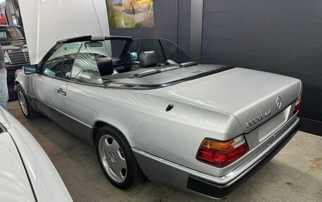 Mercedes-Benz W124, 1992 год, 5 500 000 рублей, 29 фотография