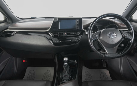 Toyota C-HR I рестайлинг, 2016 год, 1 769 000 рублей, 5 фотография