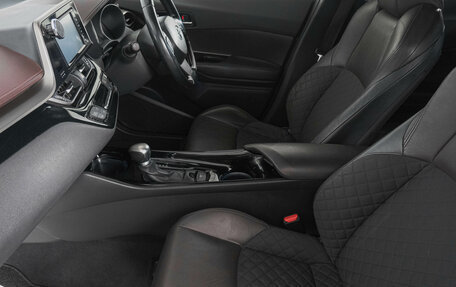 Toyota C-HR I рестайлинг, 2016 год, 1 769 000 рублей, 3 фотография