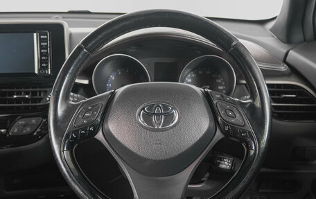 Toyota C-HR I рестайлинг, 2016 год, 1 769 000 рублей, 16 фотография