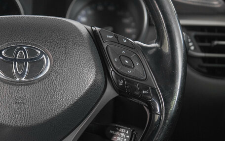 Toyota C-HR I рестайлинг, 2016 год, 1 769 000 рублей, 18 фотография