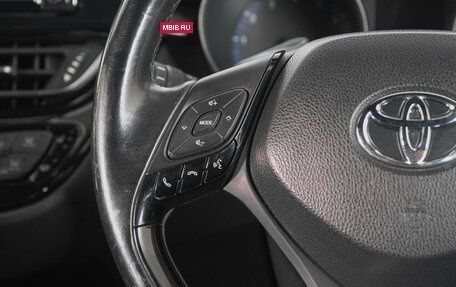 Toyota C-HR I рестайлинг, 2016 год, 1 769 000 рублей, 17 фотография