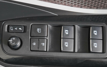 Toyota C-HR I рестайлинг, 2016 год, 1 769 000 рублей, 22 фотография