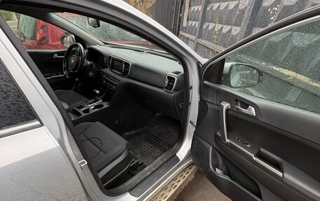 KIA Sportage IV рестайлинг, 2018 год, 1 600 000 рублей, 8 фотография