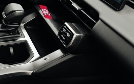 Toyota RAV4, 2025 год, 4 940 000 рублей, 25 фотография