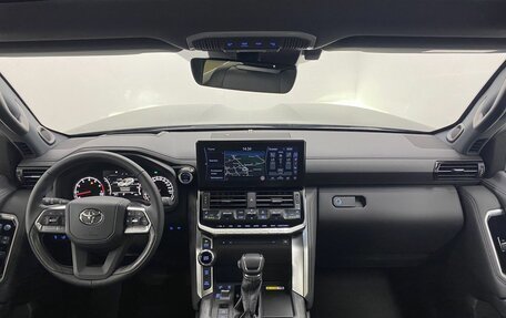 Toyota Land Cruiser, 2025 год, 15 600 000 рублей, 11 фотография