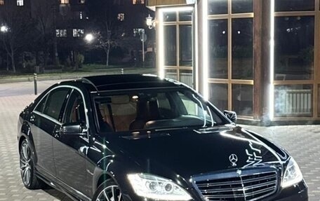 Mercedes-Benz S-Класс, 2012 год, 2 000 000 рублей, 1 фотография