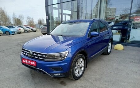 Volkswagen Tiguan II, 2018 год, 2 498 900 рублей, 1 фотография