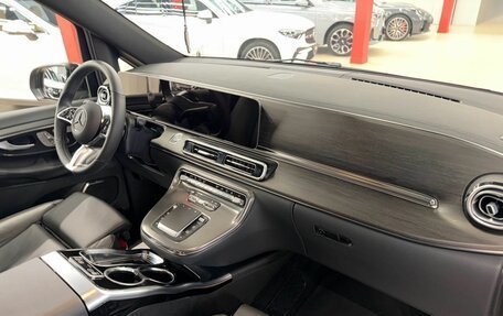 Mercedes-Benz V-Класс, 2025 год, 14 790 000 рублей, 30 фотография