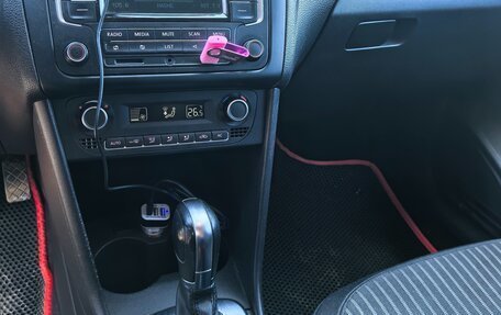 Volkswagen Polo VI (EU Market), 2013 год, 900 000 рублей, 29 фотография