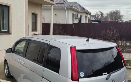 Toyota ISis I, 2010 год, 950 000 рублей, 4 фотография