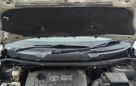 Toyota ISis I, 2010 год, 950 000 рублей, 7 фотография