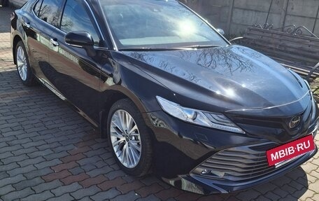 Toyota Camry, 2019 год, 3 800 000 рублей, 2 фотография