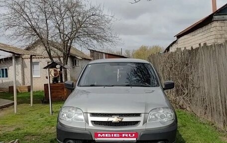 Chevrolet Niva I рестайлинг, 2013 год, 550 000 рублей, 2 фотография