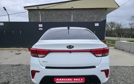KIA Rio IV, 2018 год, 1 370 000 рублей, 3 фотография