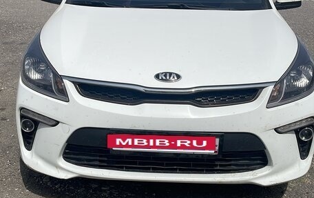 KIA Rio IV, 2018 год, 1 370 000 рублей, 4 фотография