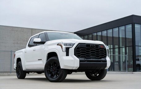 Toyota Tundra, 2023 год, 7 890 000 рублей, 2 фотография