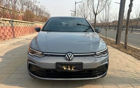 Volkswagen Golf VIII, 2022 год, 1 500 000 рублей, 2 фотография