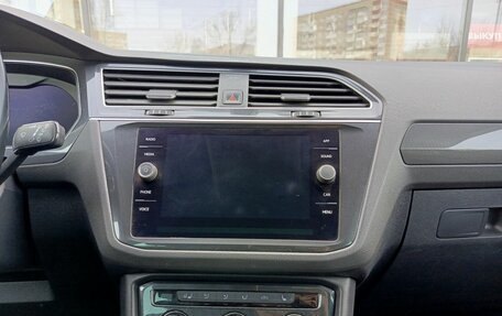 Volkswagen Tiguan II, 2018 год, 2 498 900 рублей, 18 фотография